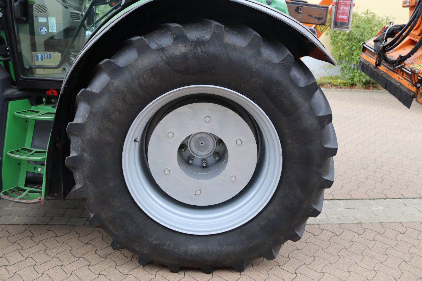 Traktor типа John Deere 6130R, Gebrauchtmaschine в Wendeburg (Фотография 6)