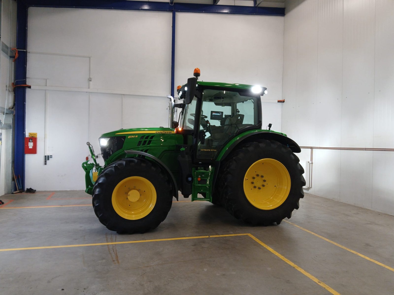 Traktor типа John Deere 6130R, Gebrauchtmaschine в Friedberg-Derching (Фотография 2)