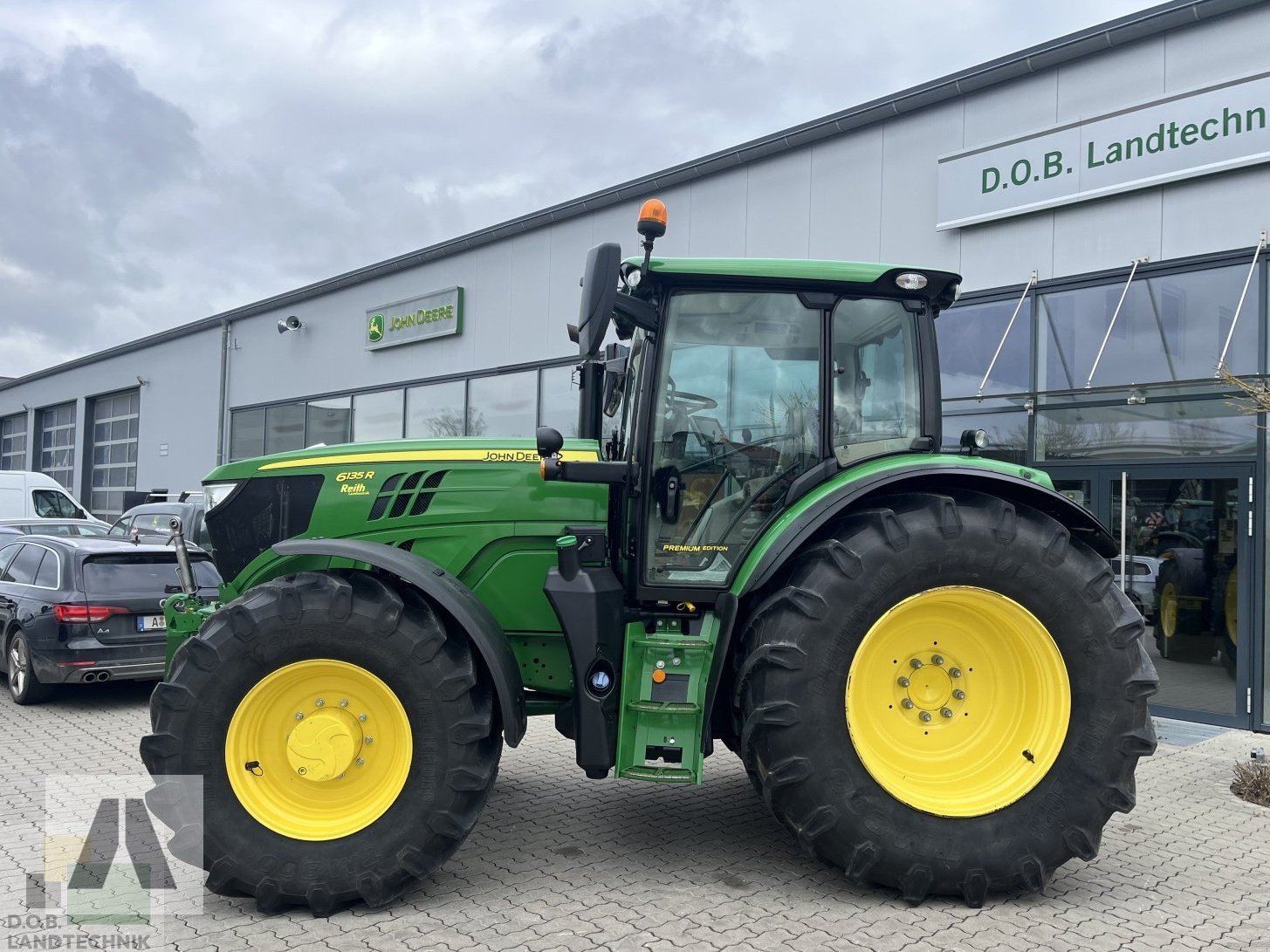 Traktor des Typs John Deere 6135 R 6135R, Gebrauchtmaschine in Regensburg (Bild 14)
