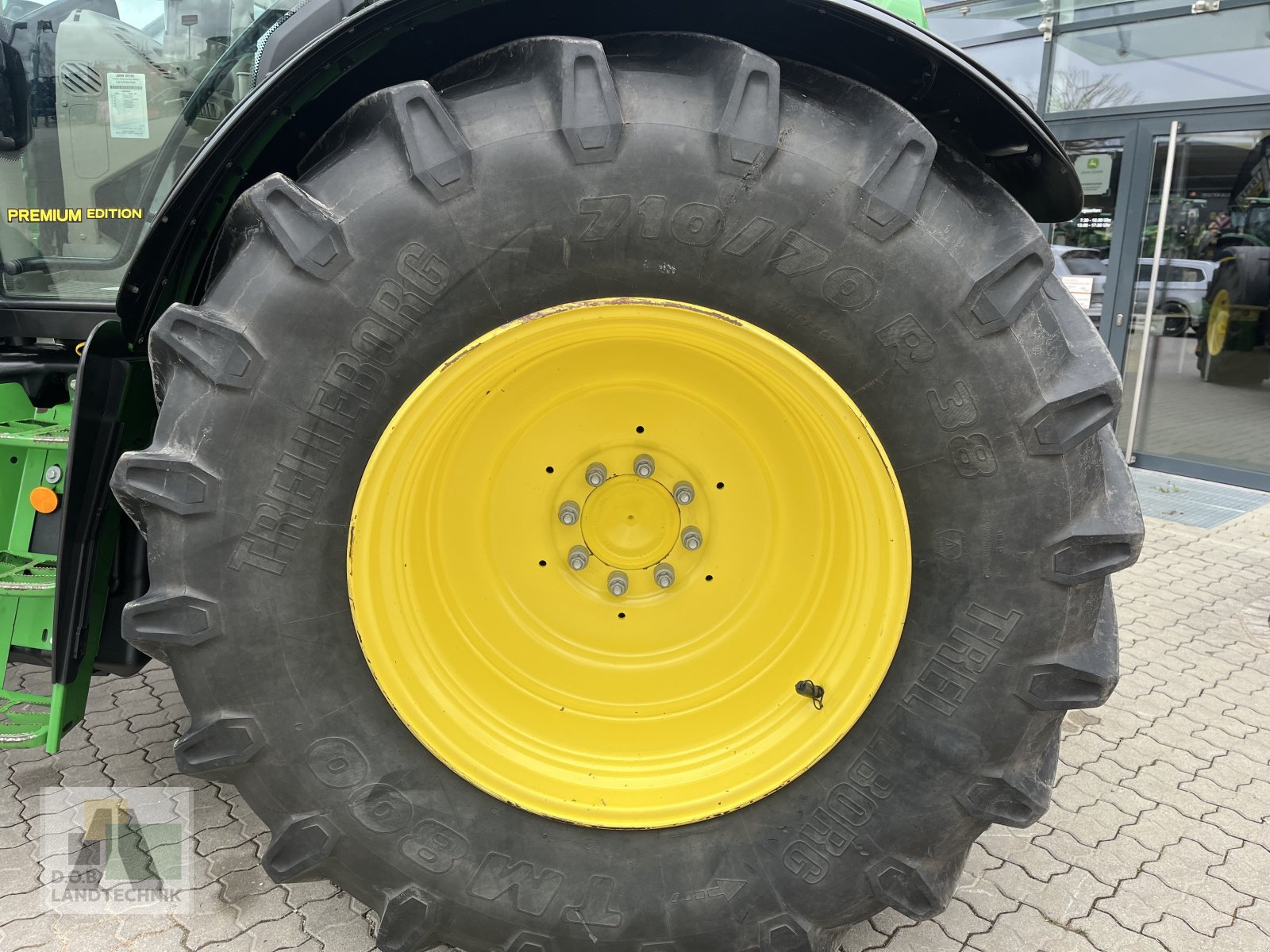 Traktor of the type John Deere 6135 R, Gebrauchtmaschine in Langweid am Lech (Picture 10)