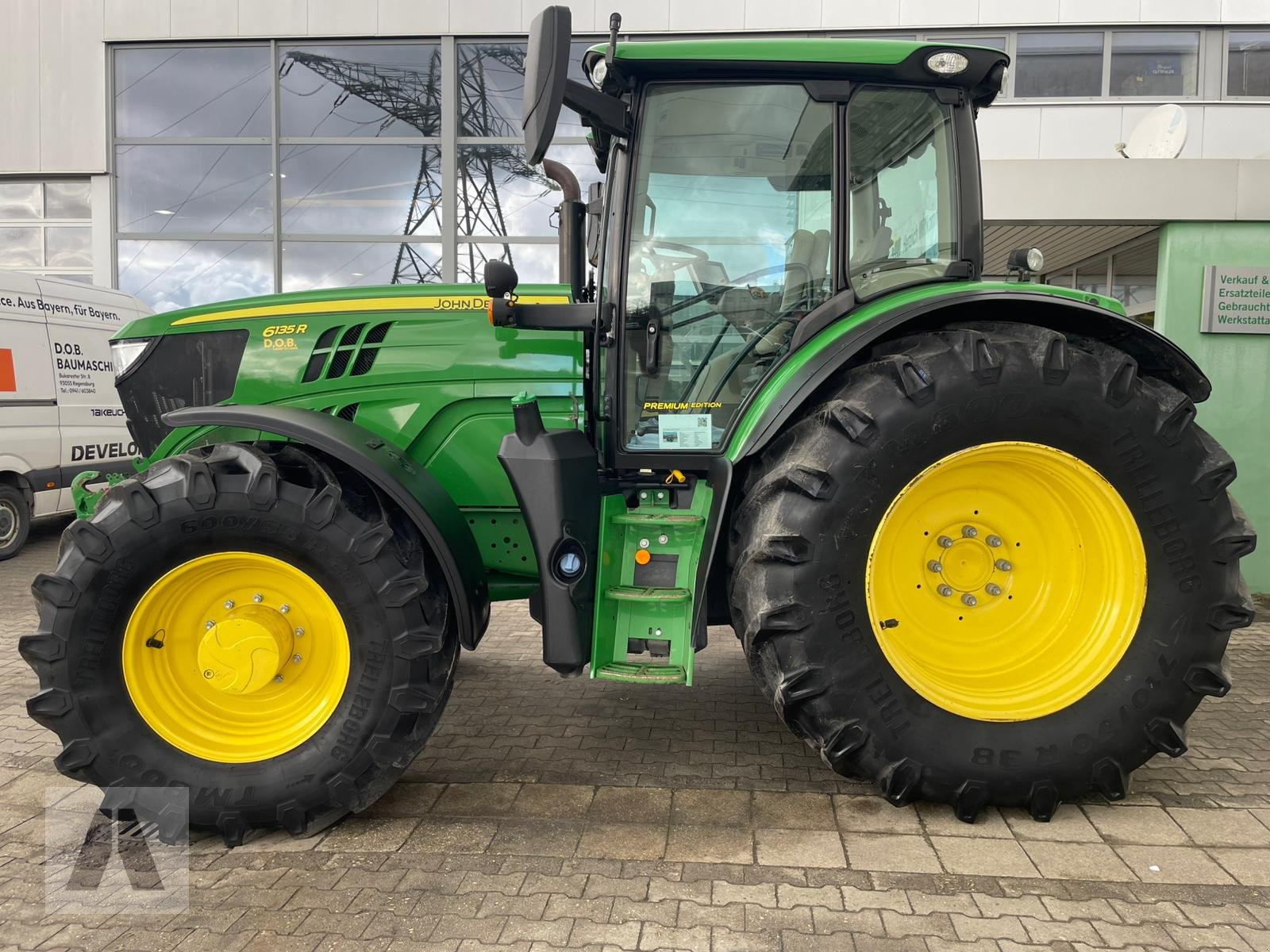 Traktor типа John Deere 6135 R, Gebrauchtmaschine в Regensburg (Фотография 3)