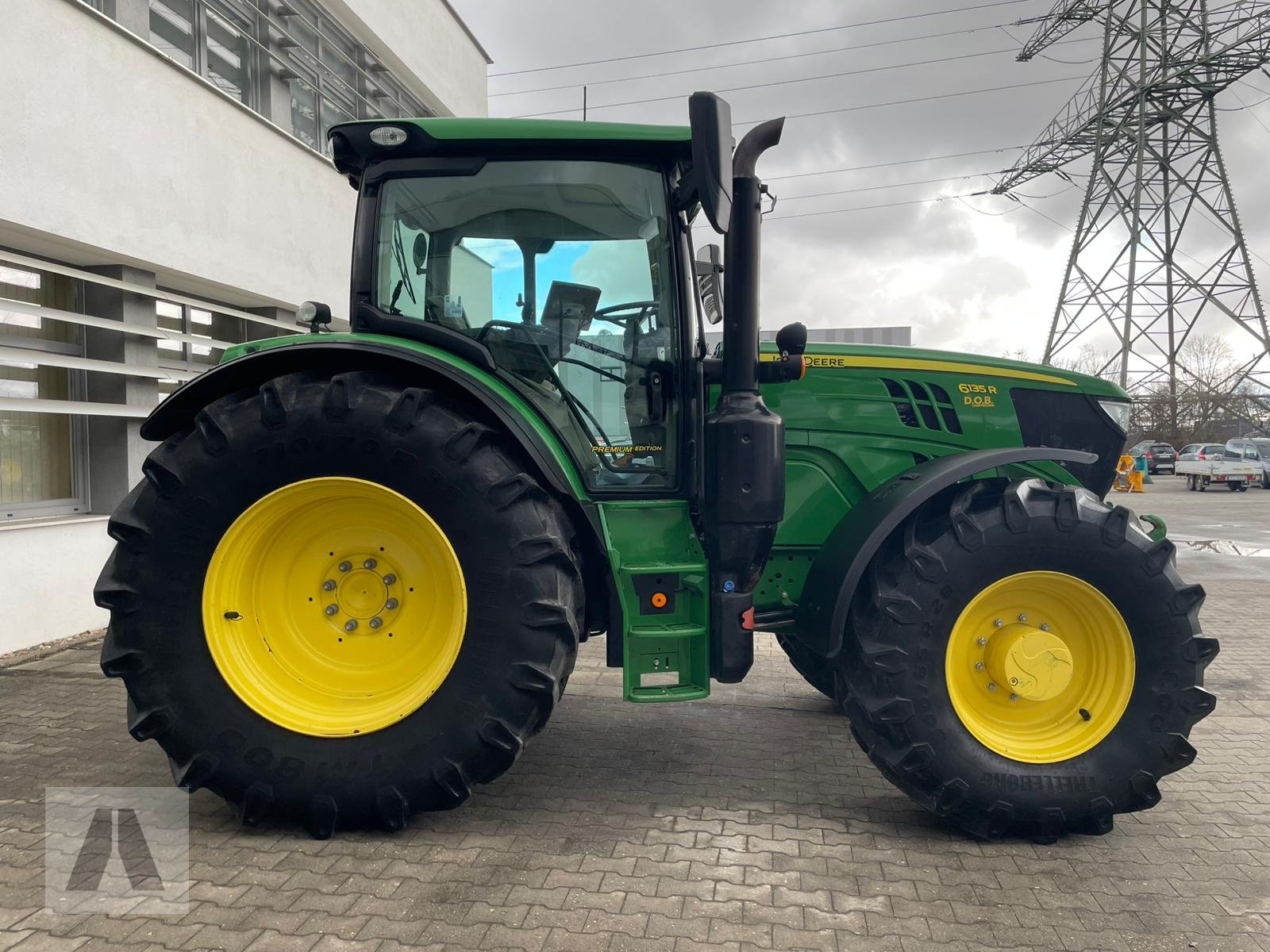 Traktor типа John Deere 6135 R, Gebrauchtmaschine в Regensburg (Фотография 4)