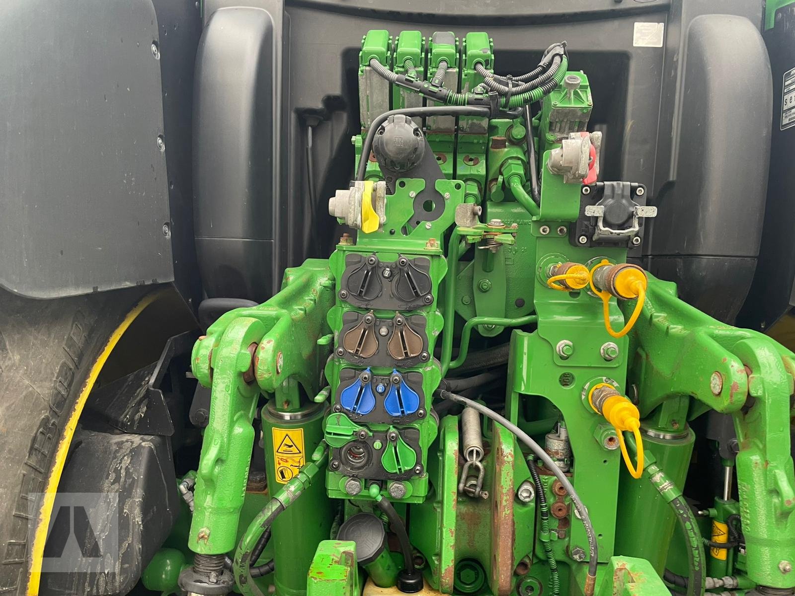 Traktor типа John Deere 6135 R, Gebrauchtmaschine в Regensburg (Фотография 8)