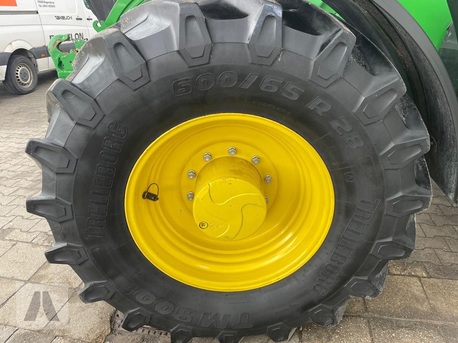 Traktor типа John Deere 6135 R, Gebrauchtmaschine в Regensburg (Фотография 9)