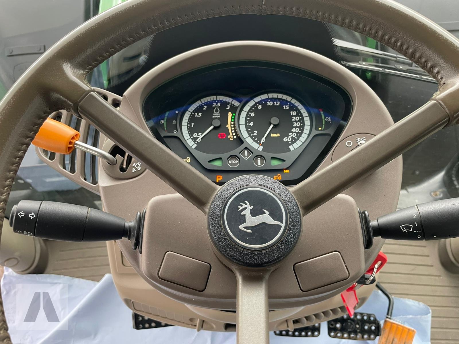 Traktor типа John Deere 6135 R, Gebrauchtmaschine в Regensburg (Фотография 15)