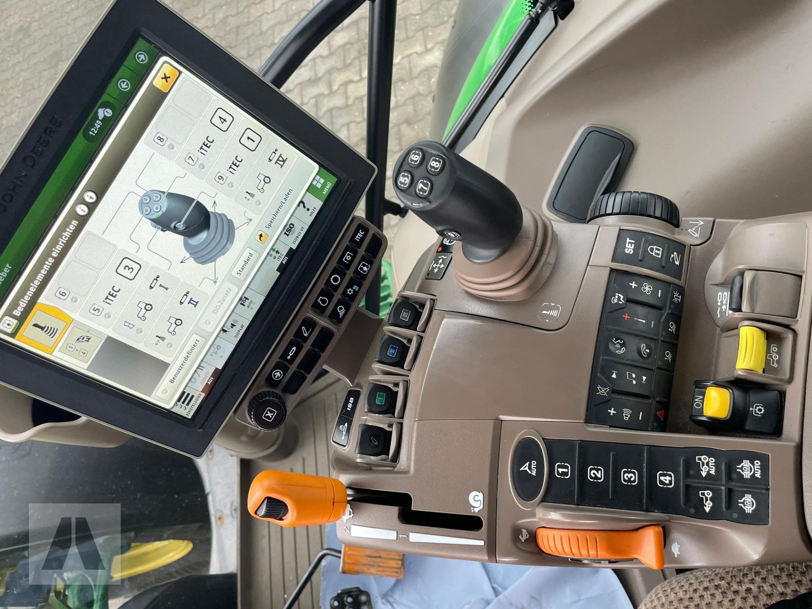 Traktor типа John Deere 6135 R, Gebrauchtmaschine в Regensburg (Фотография 21)