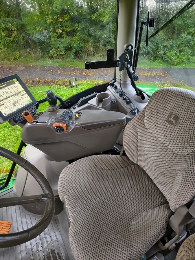 Traktor Türe ait John Deere 6135 R, Gebrauchtmaschine içinde Schaafheim (resim 2)