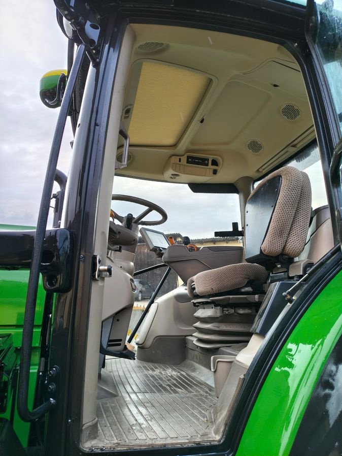 Traktor Türe ait John Deere 6135 R, Gebrauchtmaschine içinde Schaafheim (resim 3)