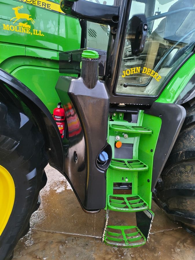 Traktor Türe ait John Deere 6135 R, Gebrauchtmaschine içinde Schaafheim (resim 11)