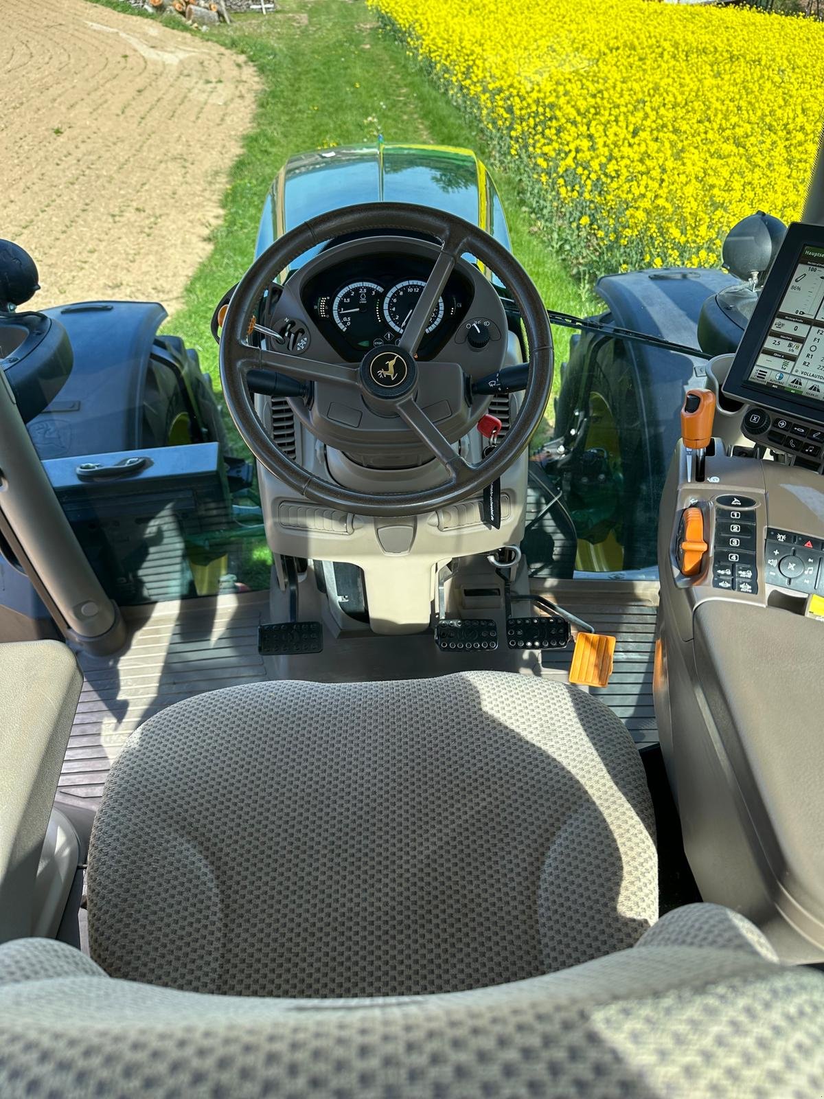 Traktor vrste John Deere 6135 R, Gebrauchtmaschine v Schaafheim (Slika 19)