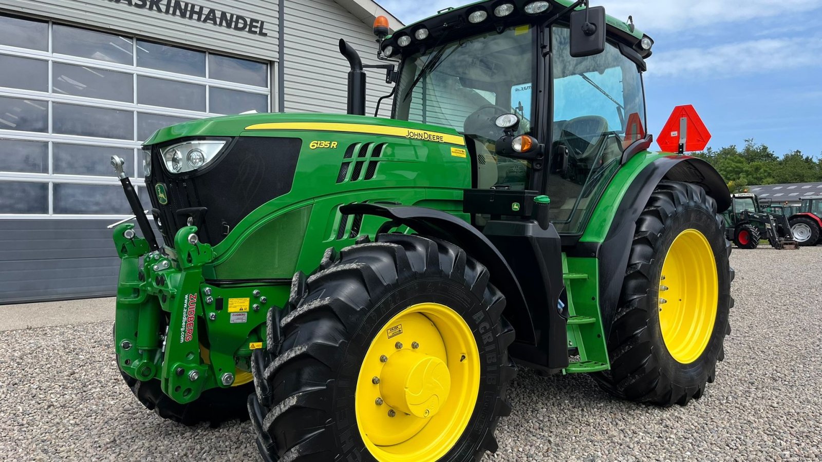 Traktor of the type John Deere 6135R Krybegear, frontlift, TLS Affjedret foraksel og affjedret kabine samt luft anlæg, Gebrauchtmaschine in Lintrup (Picture 10)