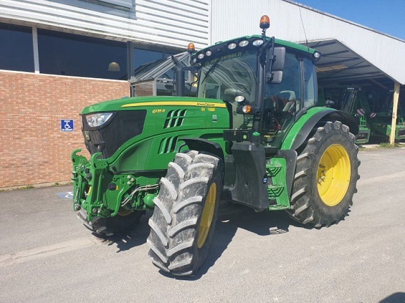 Traktor типа John Deere 6135R, Gebrauchtmaschine в PITHIVIERS Cedex (Фотография 1)