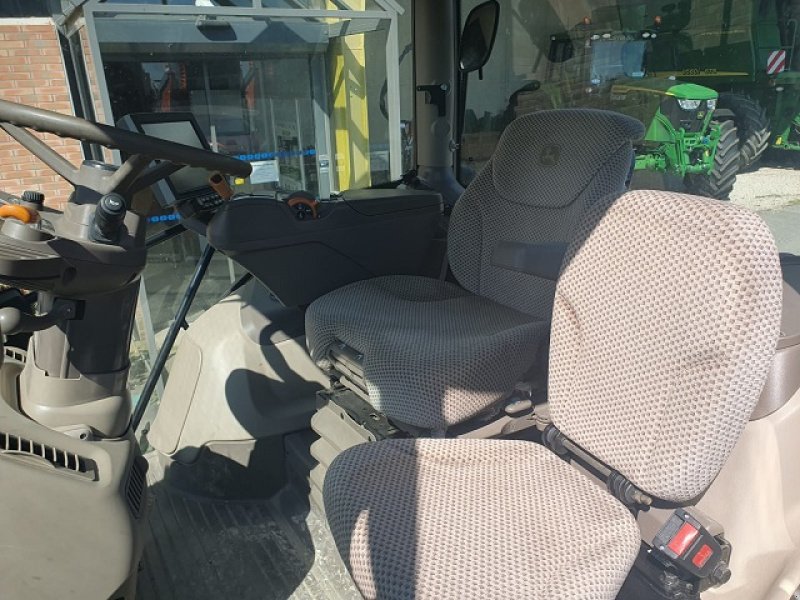 Traktor типа John Deere 6135R, Gebrauchtmaschine в PITHIVIERS Cedex (Фотография 5)