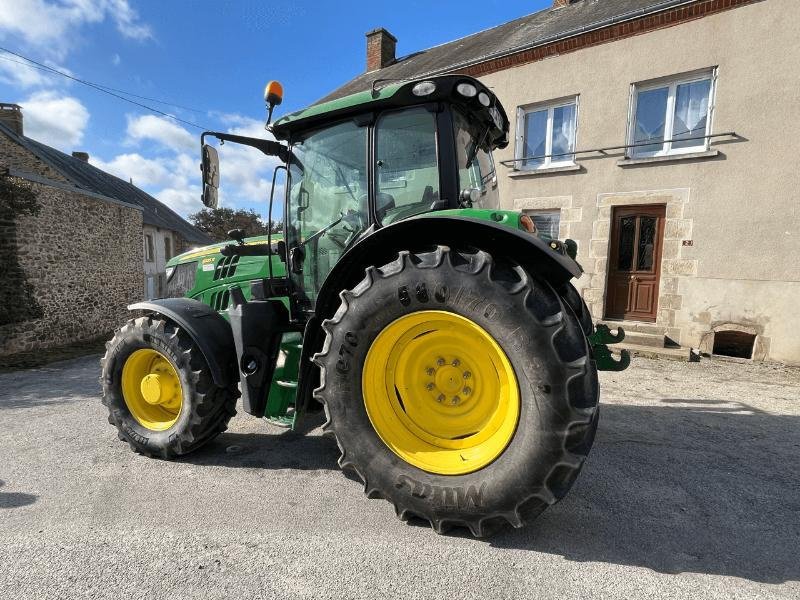 Traktor typu John Deere 6135R, Gebrauchtmaschine v LE PONT CHRETIEN (Obrázek 4)