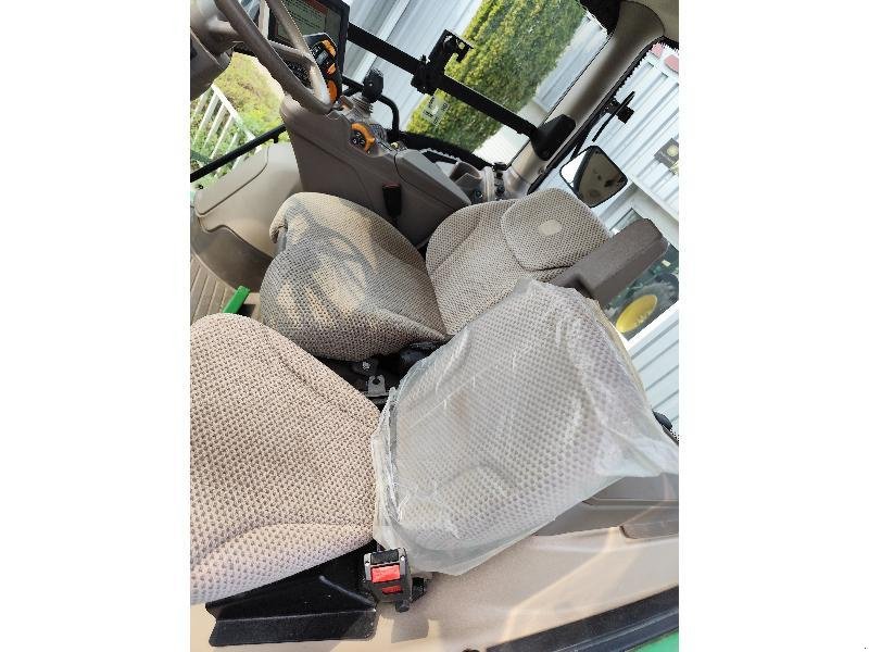 Traktor of the type John Deere 6135R, Gebrauchtmaschine in SAINT GENEST D'AMBIERE (Picture 11)