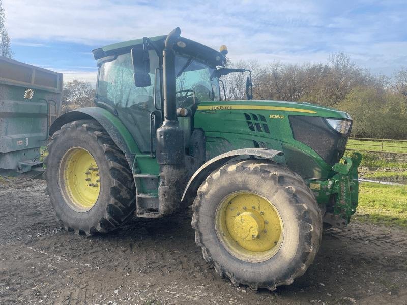 Traktor του τύπου John Deere 6135R, Gebrauchtmaschine σε SAINT GENEST D'AMBIERE
