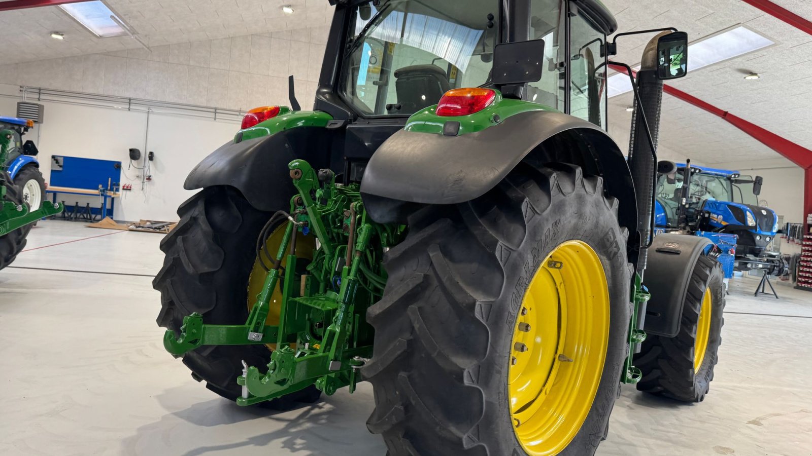 Traktor of the type John Deere 6140M MED TLS AFFJEDRET FORAKSEL, Gebrauchtmaschine in Nørager (Picture 13)