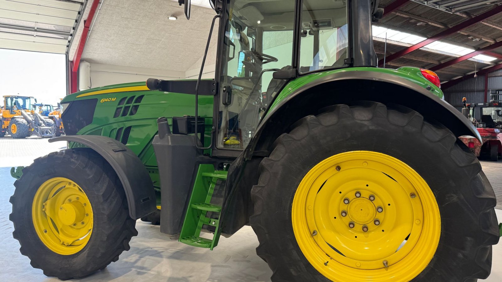Traktor of the type John Deere 6140M MED TLS AFFJEDRET FORAKSEL, Gebrauchtmaschine in Nørager (Picture 5)