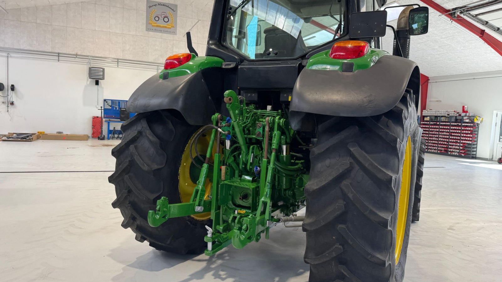 Traktor of the type John Deere 6140M MED TLS AFFJEDRET FORAKSEL, Gebrauchtmaschine in Nørager (Picture 14)