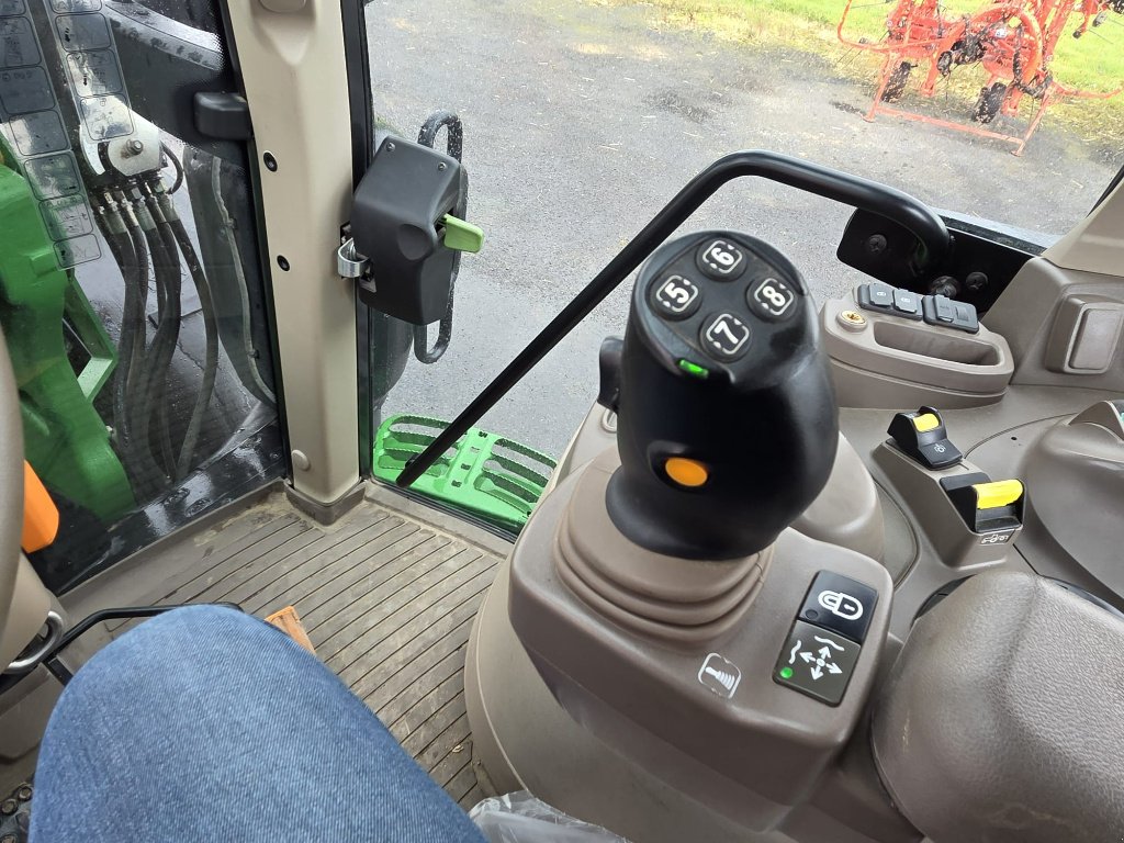 Traktor типа John Deere 6140M, Gebrauchtmaschine в COULVAIN (Фотография 8)