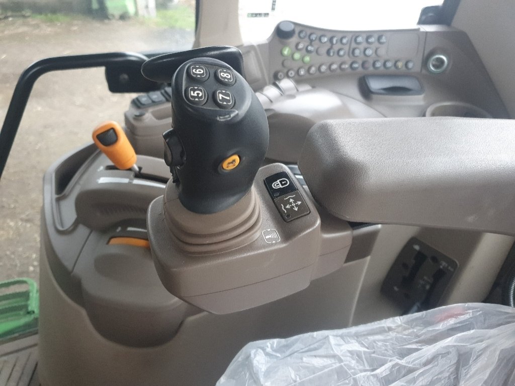 Traktor типа John Deere 6140M, Gebrauchtmaschine в COULVAIN (Фотография 3)