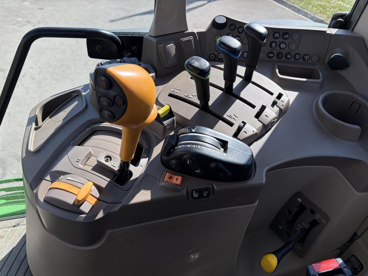 Traktor типа John Deere 6140M, Gebrauchtmaschine в Niederkirchen (Фотография 14)