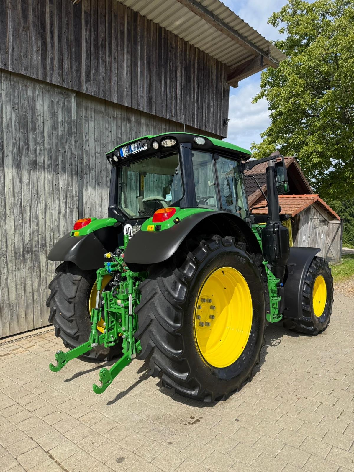 Traktor van het type John Deere 6140M, Gebrauchtmaschine in Herdwangen-Schönach (Foto 6)