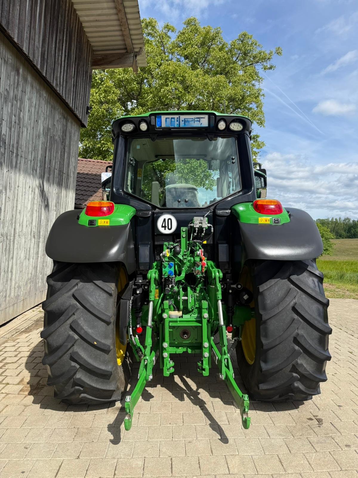 Traktor van het type John Deere 6140M, Gebrauchtmaschine in Herdwangen-Schönach (Foto 7)