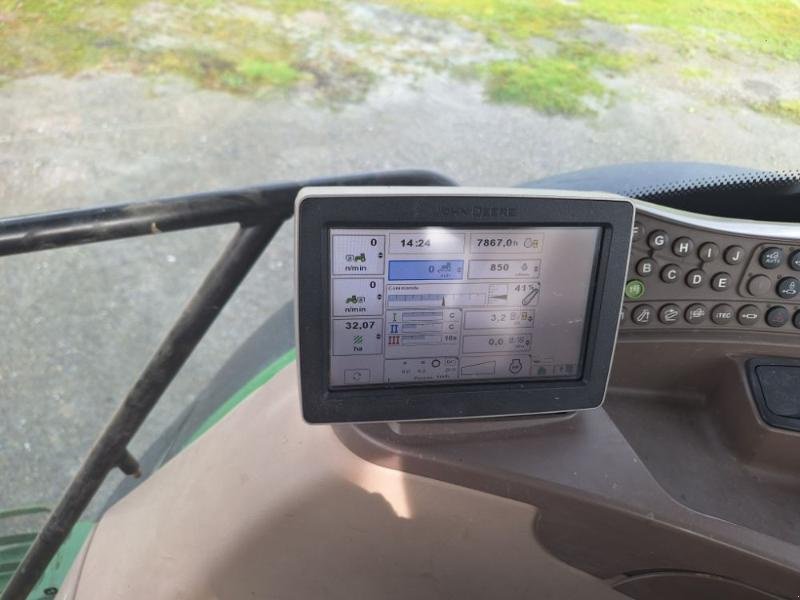 Traktor от тип John Deere 6140R, Gebrauchtmaschine в ANTIGNY (Снимка 8)