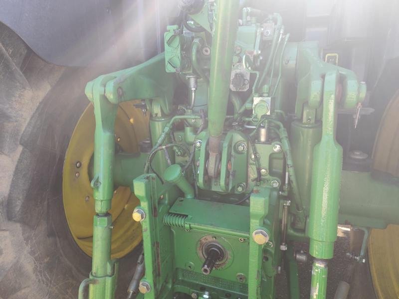 Traktor типа John Deere 6140R, Gebrauchtmaschine в FRONCLES (Фотография 5)