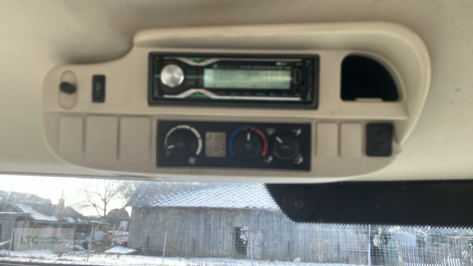 Traktor a típus John Deere 6140R, Gebrauchtmaschine ekkor: Großpetersdorf (Kép 15)