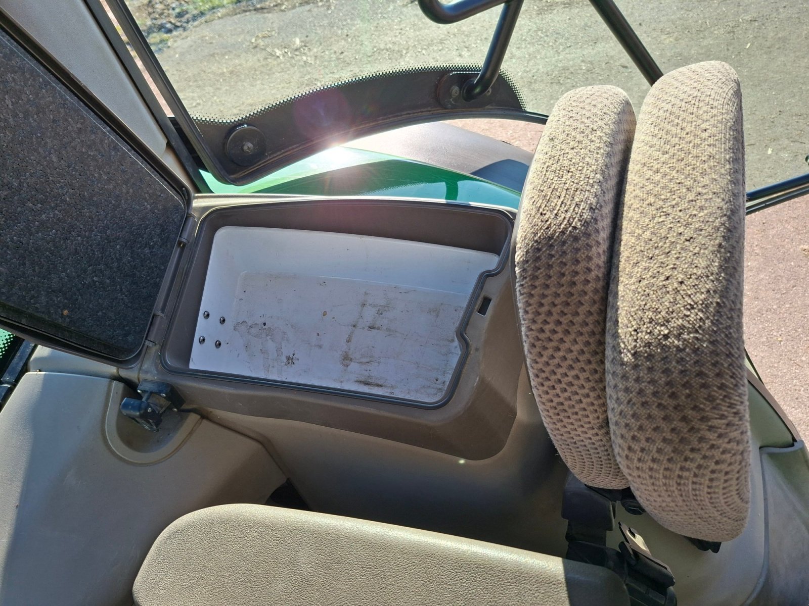 Traktor a típus John Deere 6140R, Gebrauchtmaschine ekkor: Hilpoltstein (Kép 14)