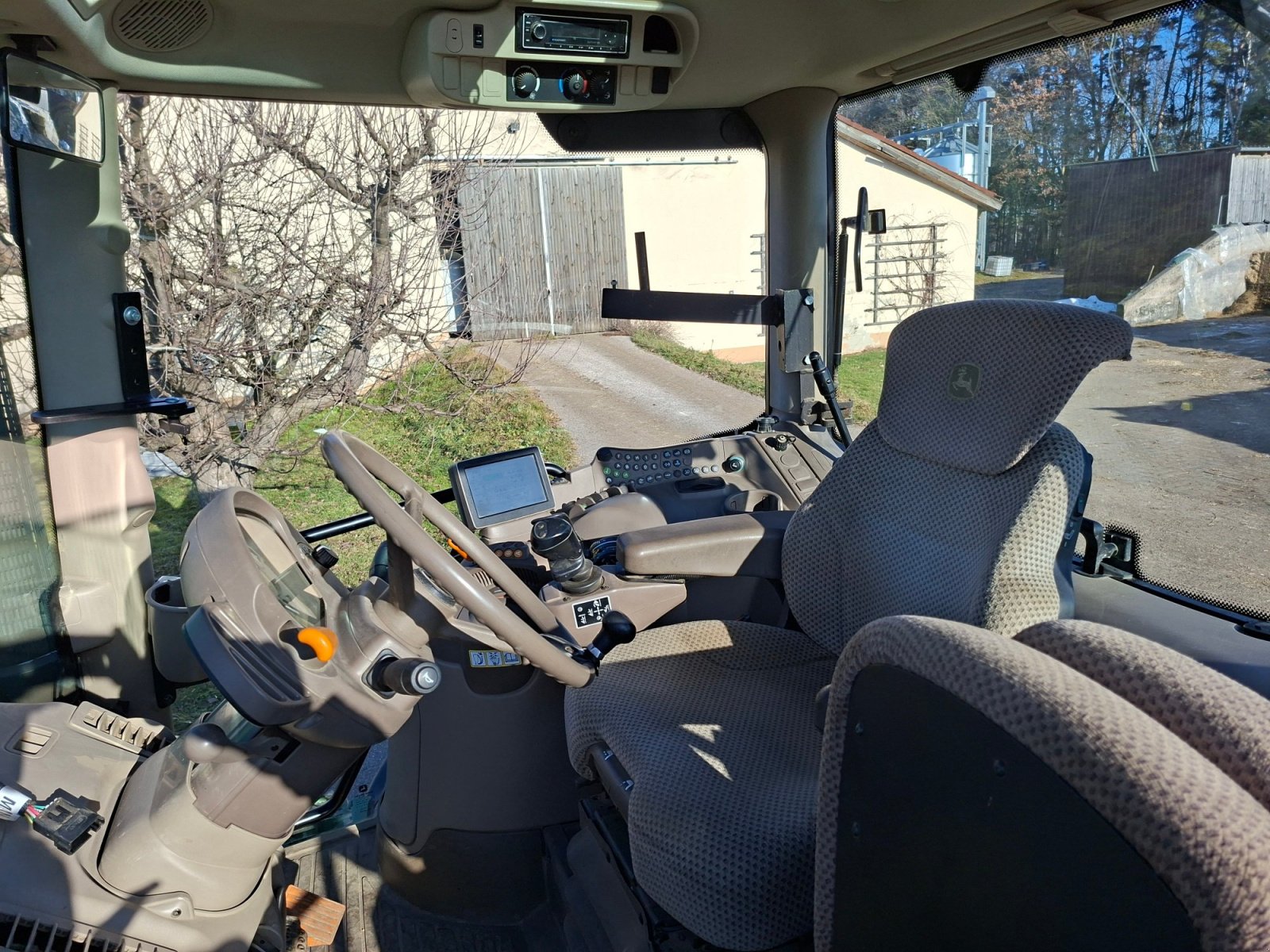 Traktor a típus John Deere 6140R, Gebrauchtmaschine ekkor: Hilpoltstein (Kép 16)