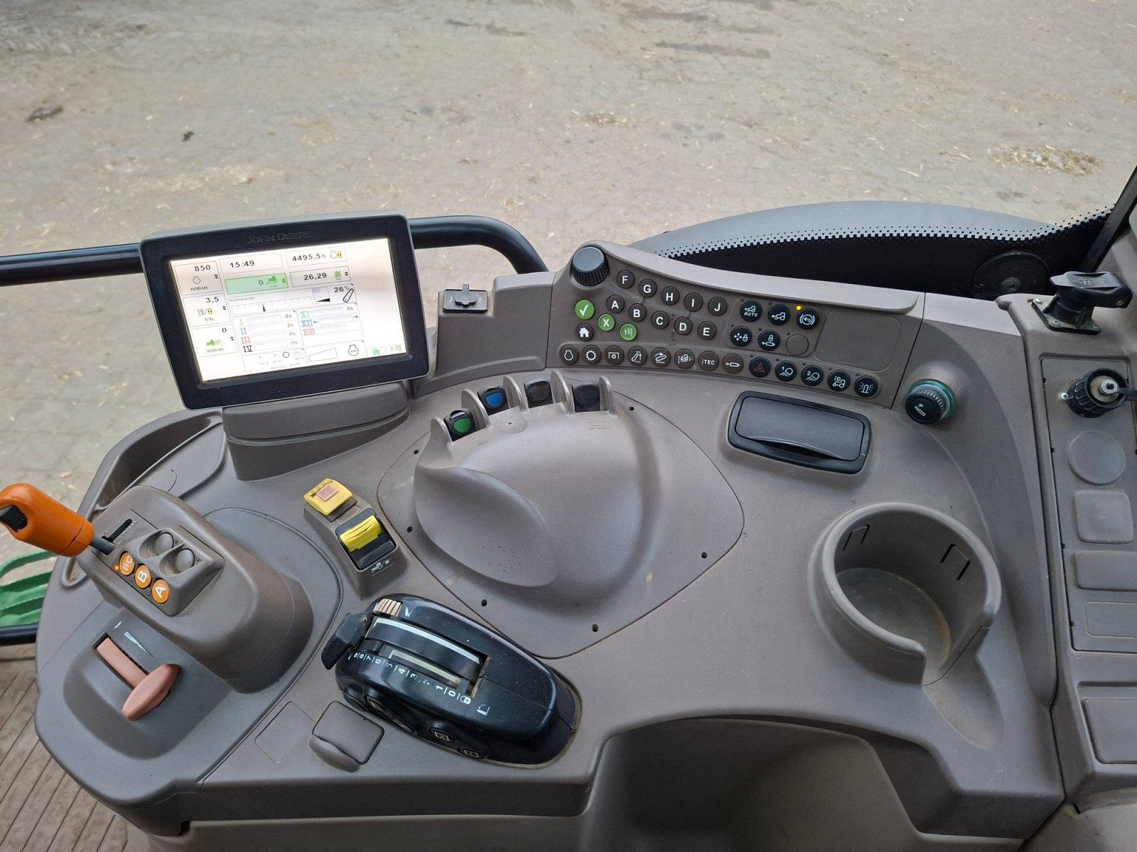 Traktor a típus John Deere 6140R, Gebrauchtmaschine ekkor: Hilpoltstein (Kép 20)