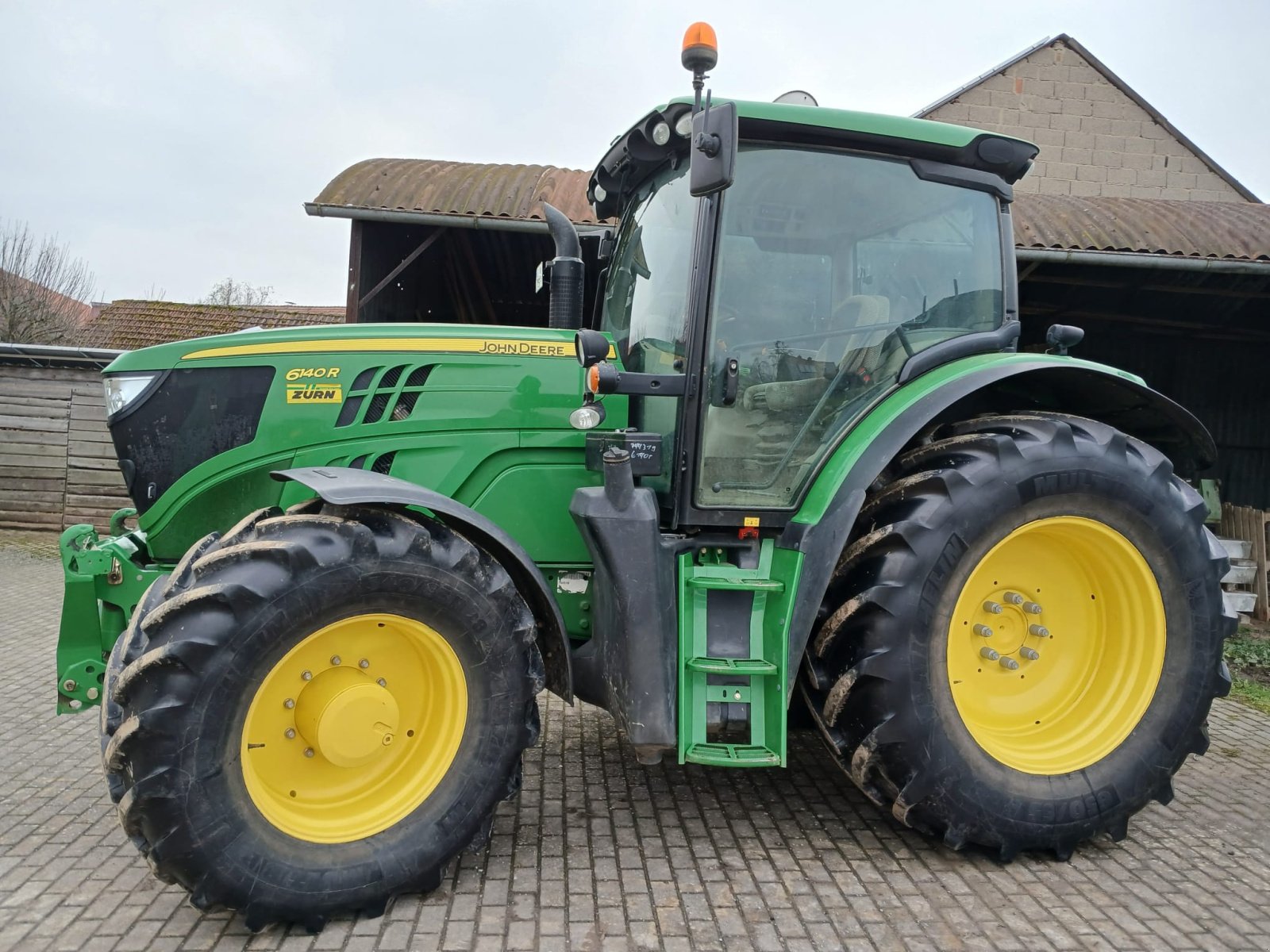Traktor van het type John Deere 6140R, Gebrauchtmaschine in Riedenheim/ Stalldorf (Foto 1)