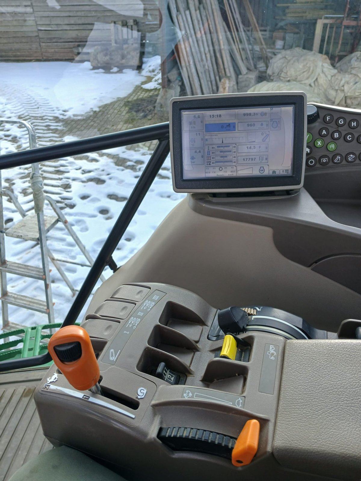 Traktor van het type John Deere 6140R, Gebrauchtmaschine in Riedenheim/ Stalldorf (Foto 3)