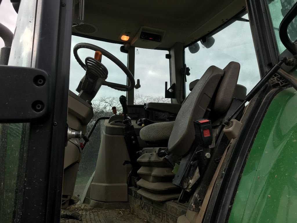 Traktor типа John Deere 6145 M COMMAND QUAD, Gebrauchtmaschine в UZERCHE (Фотография 9)