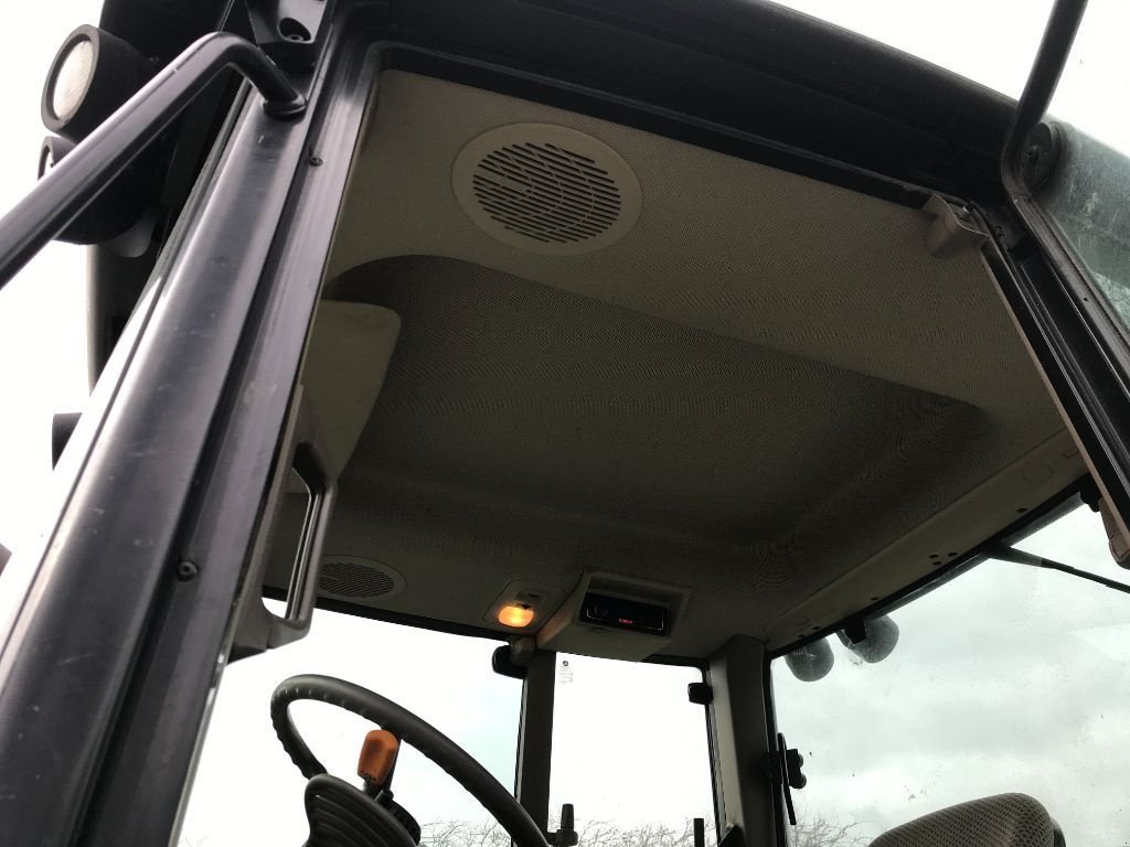 Traktor типа John Deere 6145 M COMMAND QUAD, Gebrauchtmaschine в UZERCHE (Фотография 10)