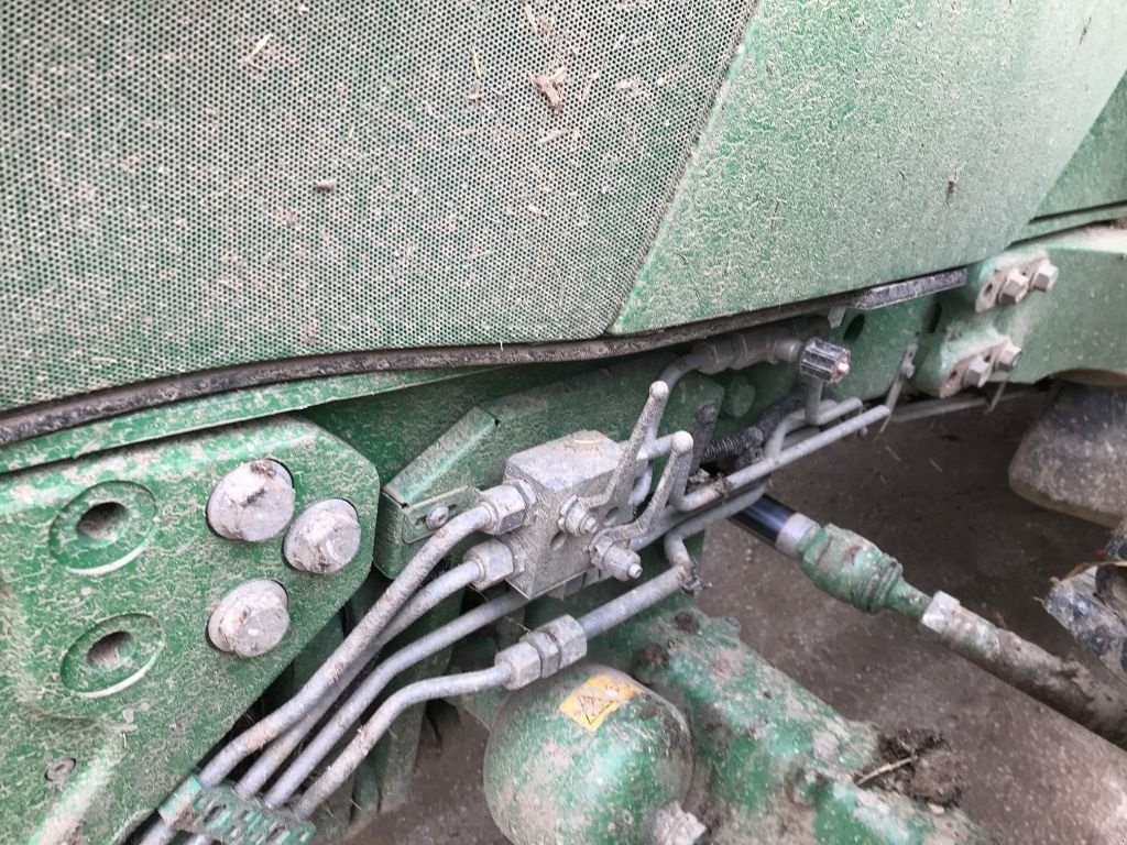 Traktor типа John Deere 6145 M COMMAND QUAD, Gebrauchtmaschine в UZERCHE (Фотография 8)