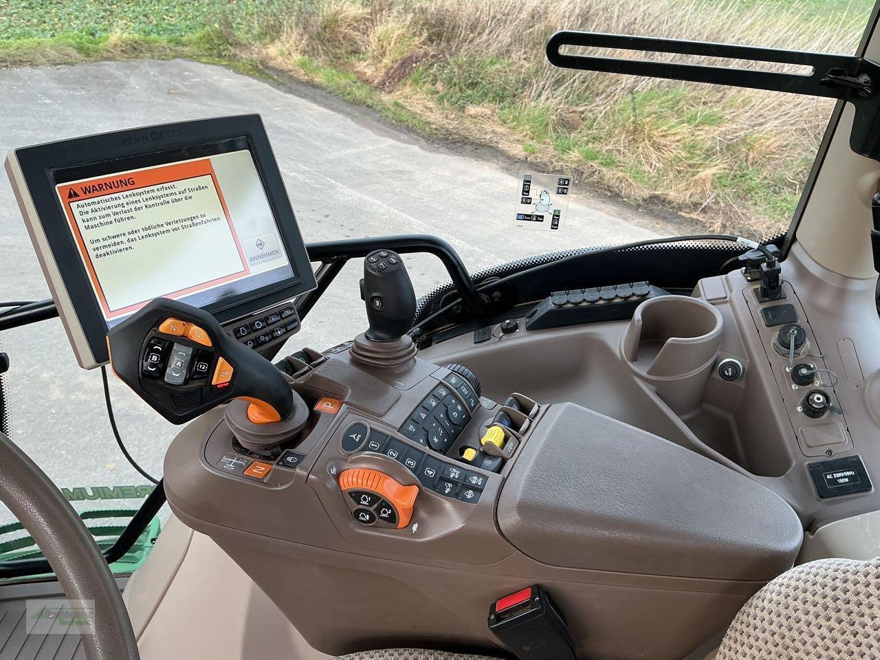 Traktor типа John Deere 6145 R Premium, Gebrauchtmaschine в Coppenbruegge (Фотография 3)