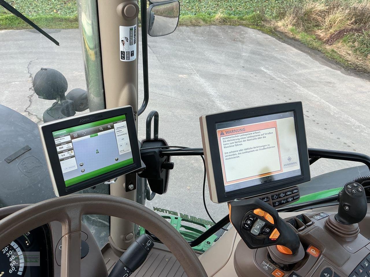 Traktor типа John Deere 6145 R Premium, Gebrauchtmaschine в Coppenbruegge (Фотография 4)