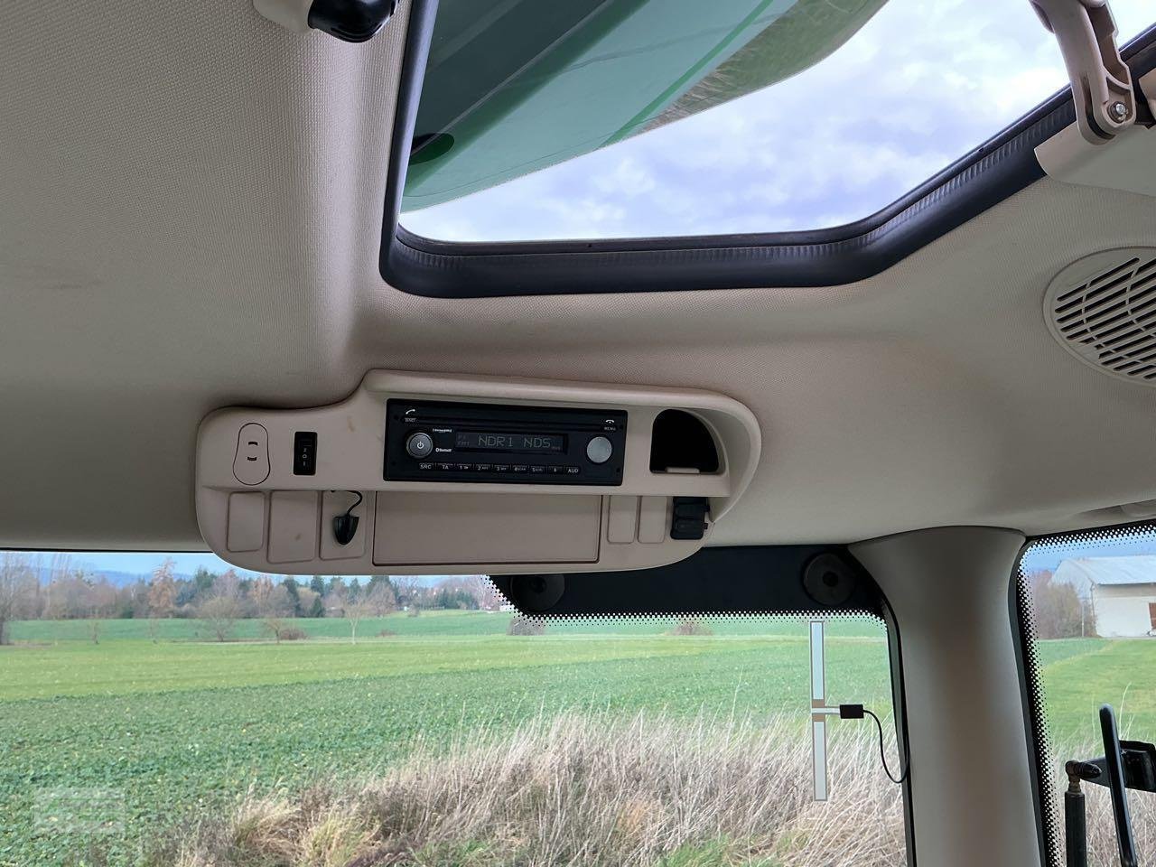 Traktor типа John Deere 6145 R Premium, Gebrauchtmaschine в Coppenbruegge (Фотография 5)