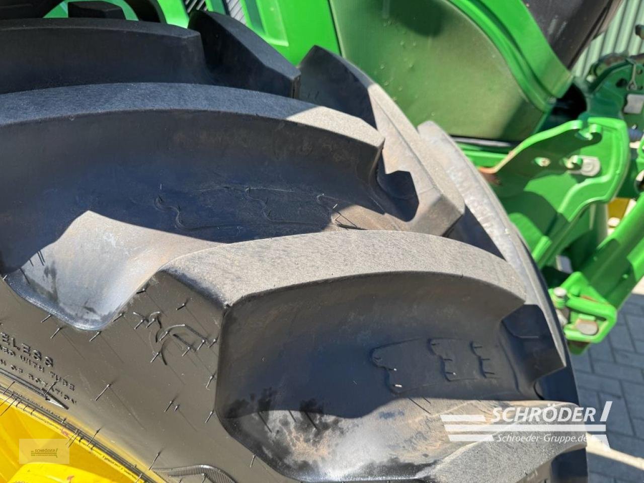 Traktor от тип John Deere 6145 R, Gebrauchtmaschine в Twistringen (Снимка 17)