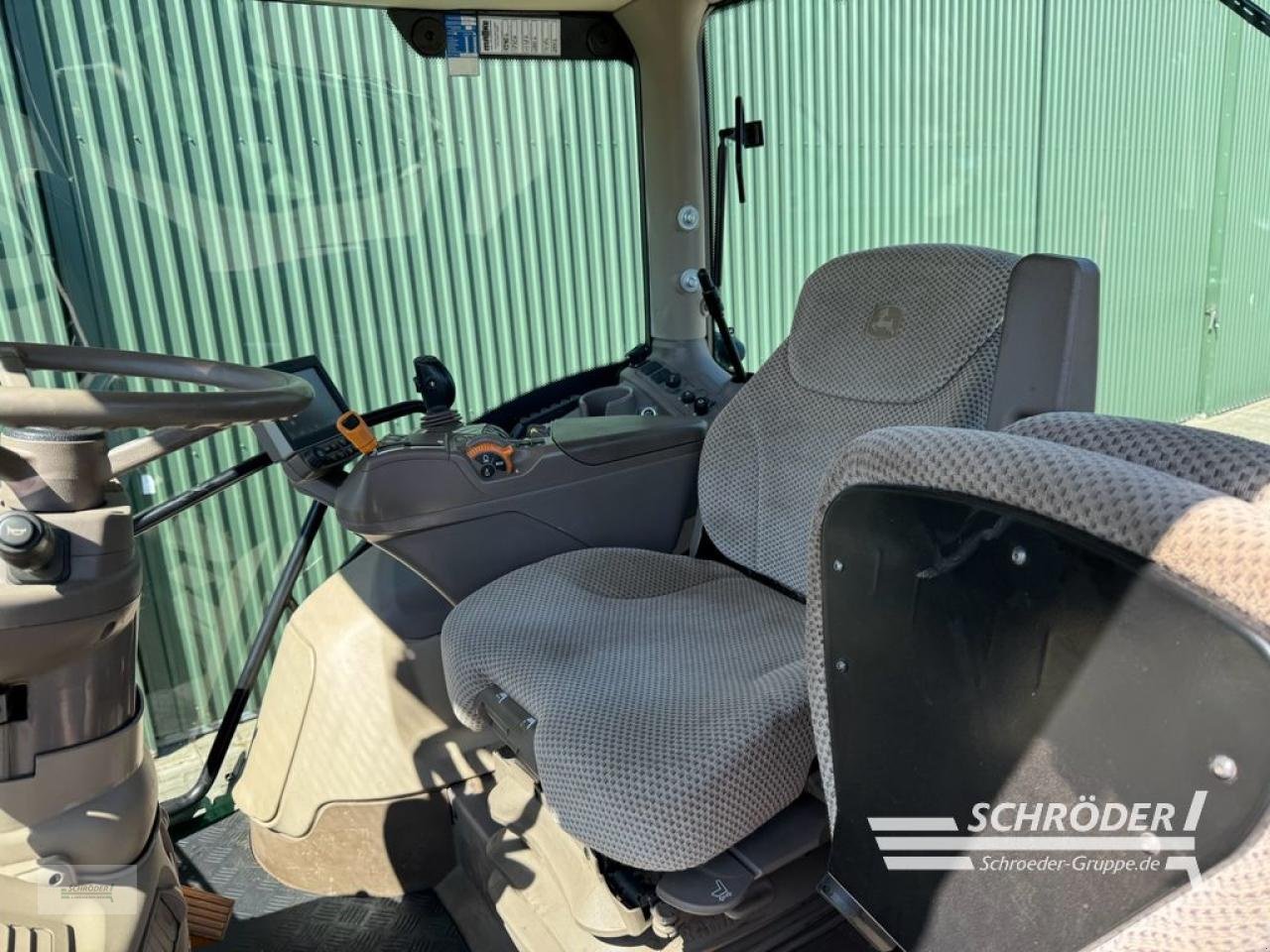 Traktor от тип John Deere 6145 R, Gebrauchtmaschine в Twistringen (Снимка 22)