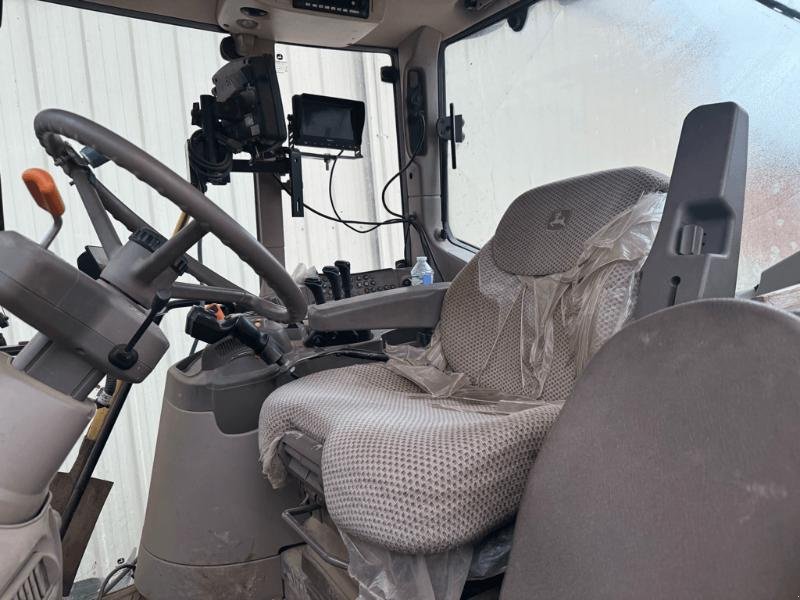 Traktor des Typs John Deere 6145M, Gebrauchtmaschine in ESCAUDOEUVRES (Bild 7)
