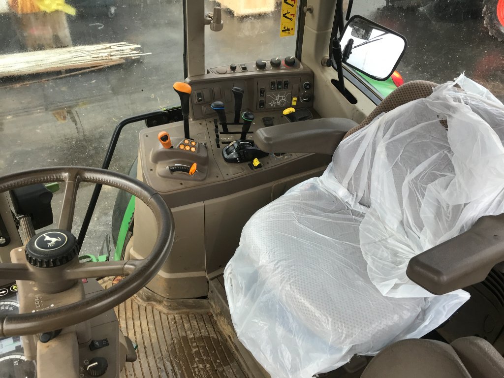 Traktor Türe ait John Deere 6145M, Gebrauchtmaschine içinde MORLHON LE HAUT (resim 11)