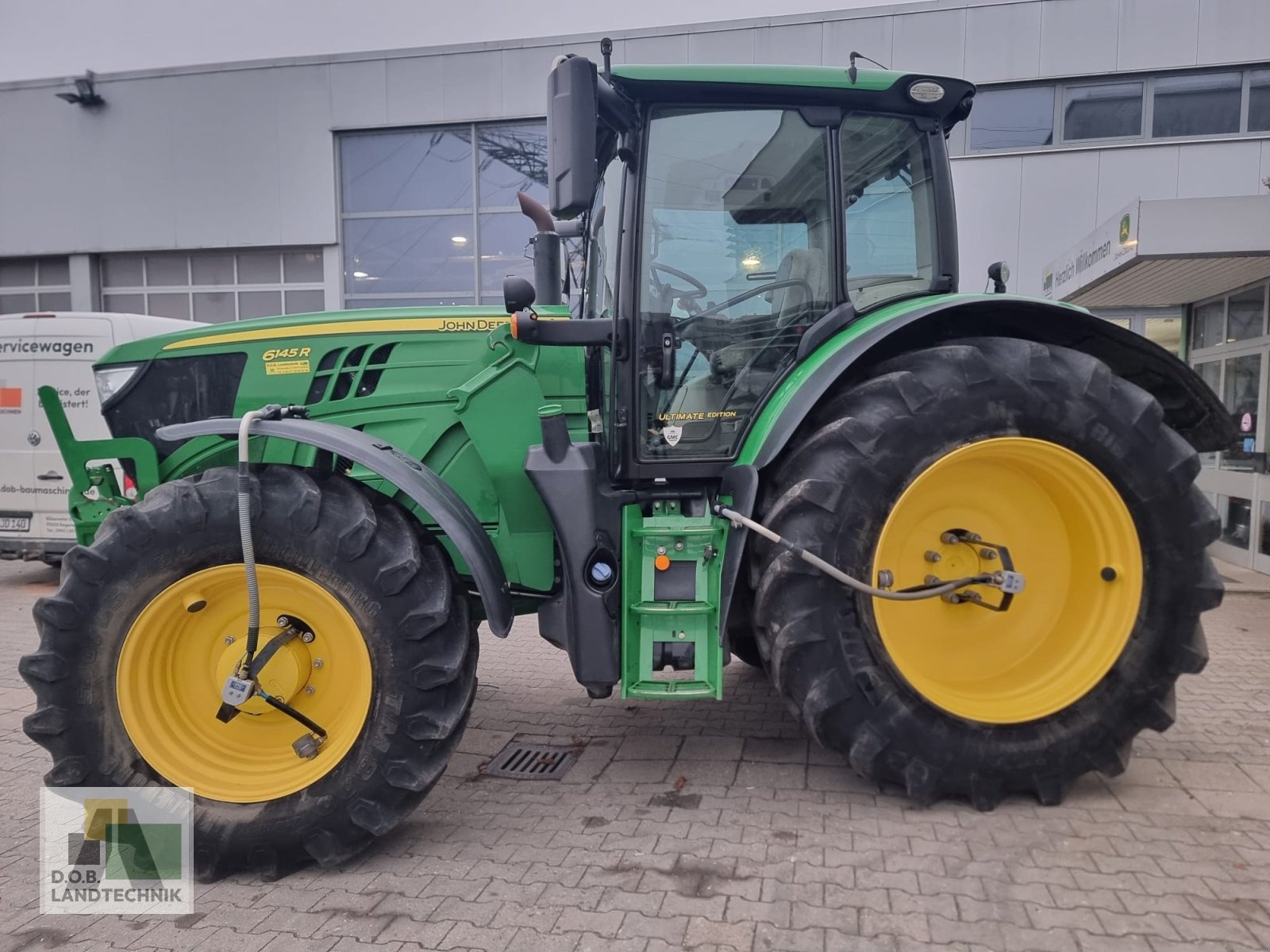 Traktor typu John Deere 6145R 6145 R mit Konsolen, Gebrauchtmaschine v Regensburg (Obrázek 2)