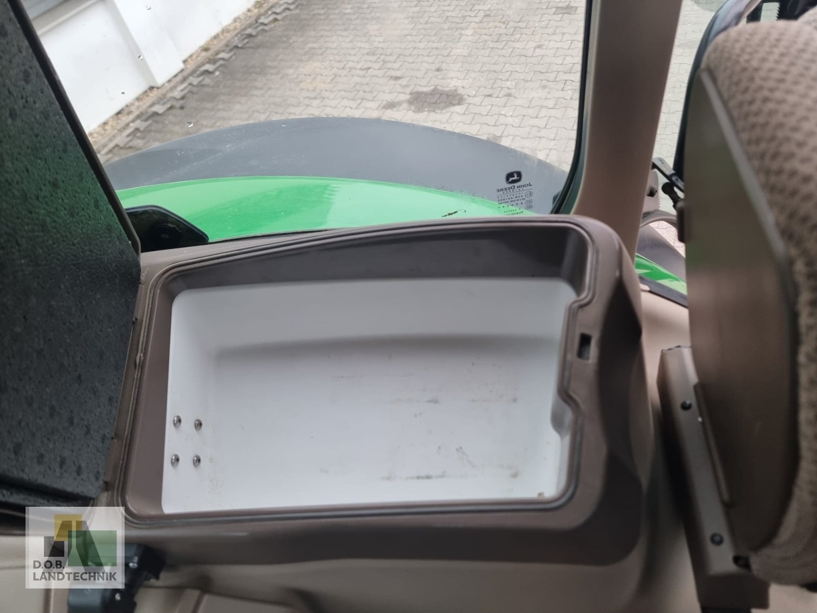 Traktor typu John Deere 6145R 6145 R mit Konsolen, Gebrauchtmaschine v Regensburg (Obrázek 5)