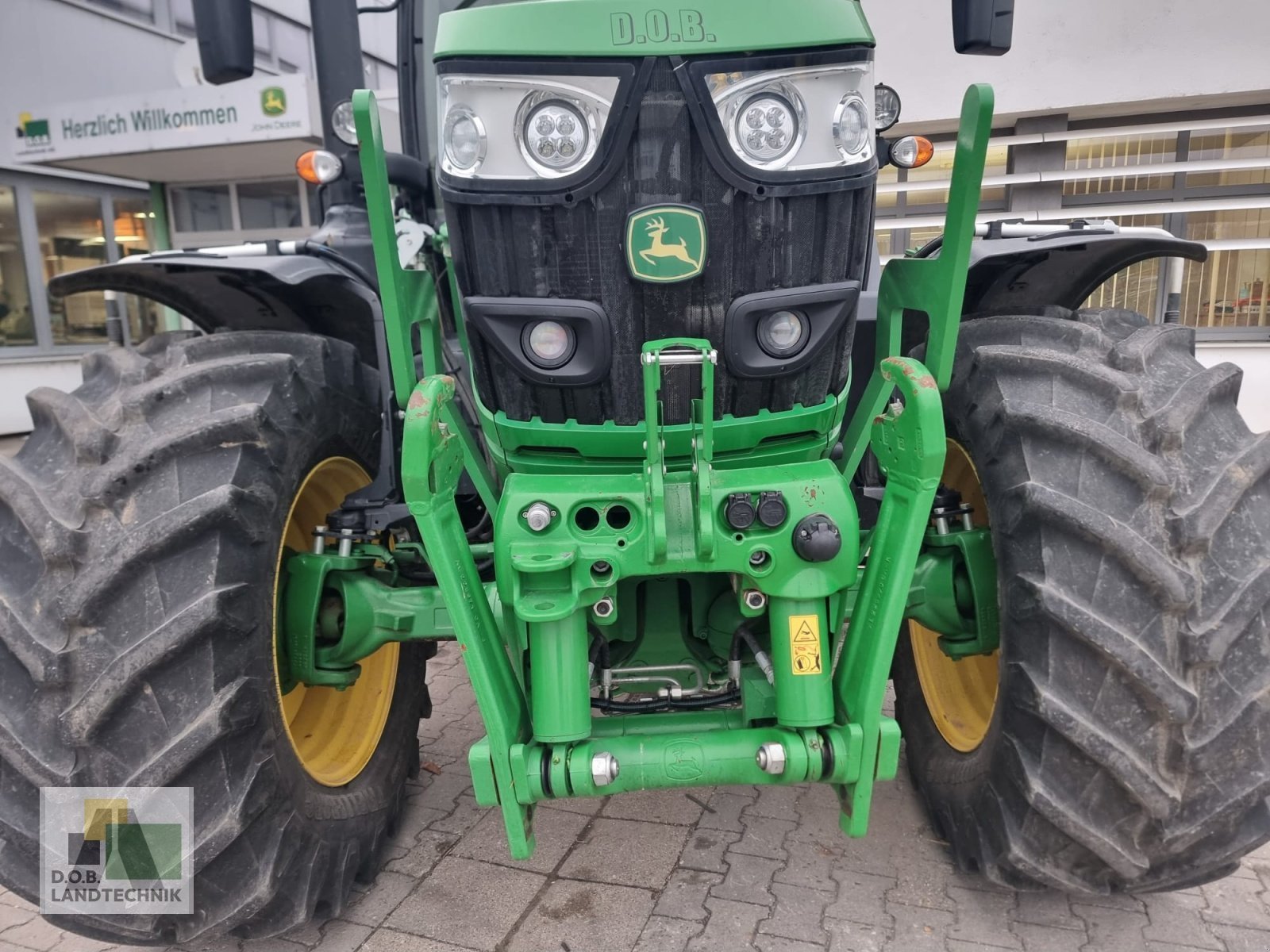 Traktor typu John Deere 6145R 6145 R mit Konsolen, Gebrauchtmaschine v Regensburg (Obrázek 25)
