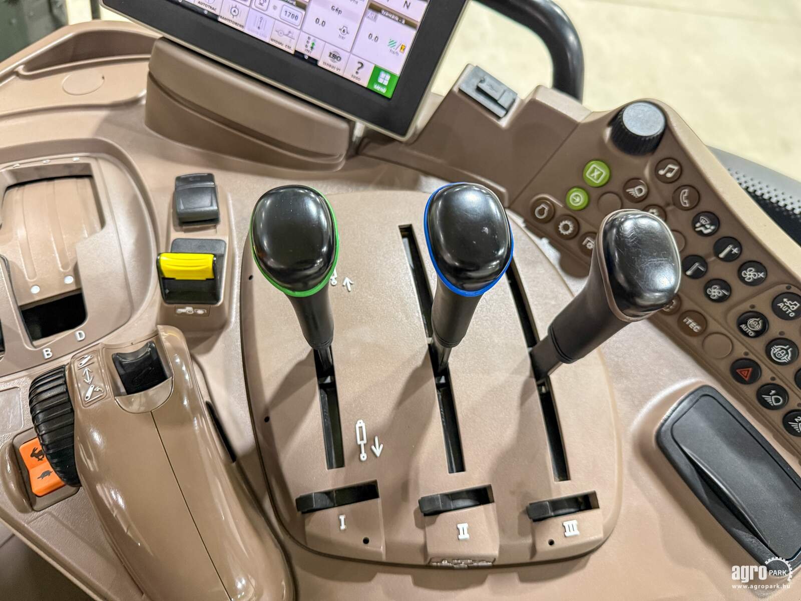 Traktor del tipo John Deere 6145R, Gebrauchtmaschine In Csengele (Immagine 24)